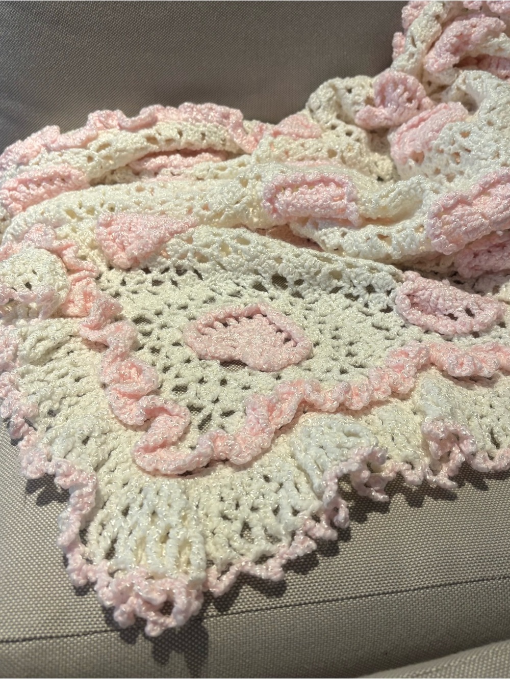 Handcrafted Crochet Baby Blanket w Hearts 💕